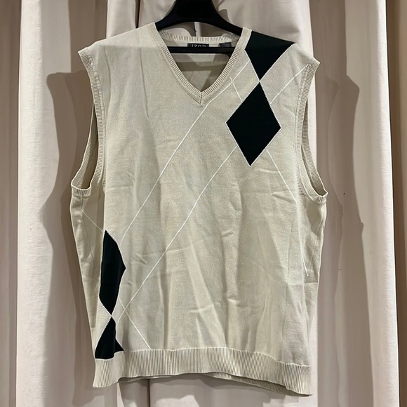 IZOD Golf Argyle Sweater Vest - Picture 1 of 4